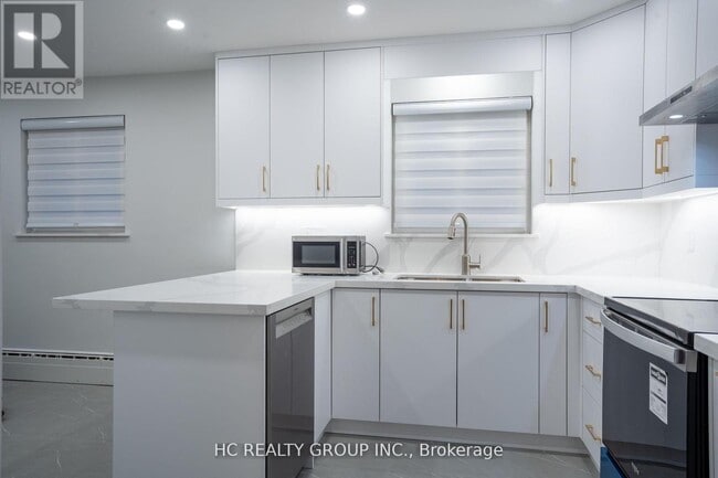 Building Photo - 6 Rosemount Dr