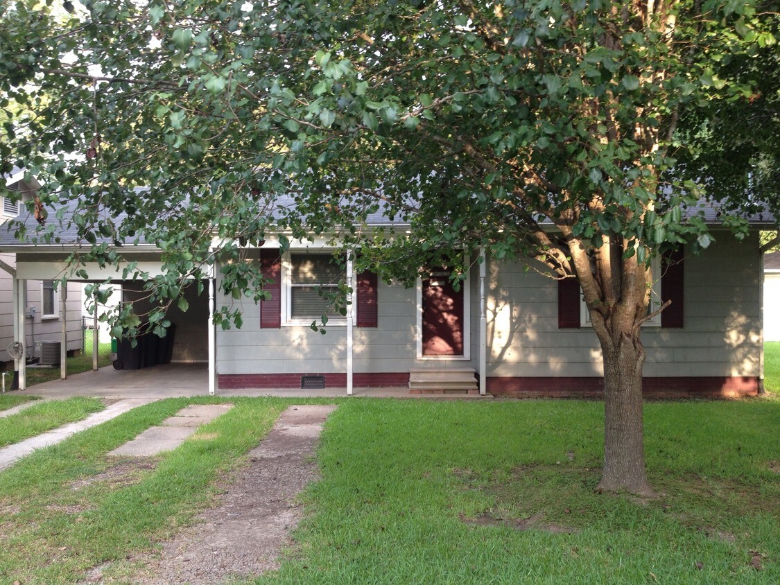209 Clara St, Broussard, LA 70518 House Rental in Broussard, LA