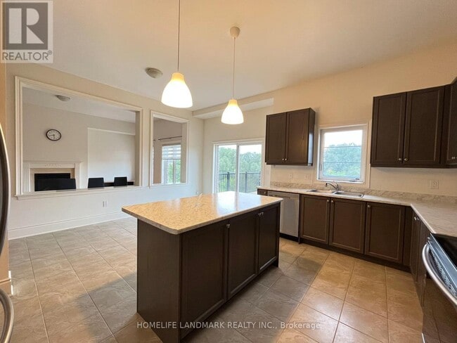 Building Photo - 58 Briarfield Ave