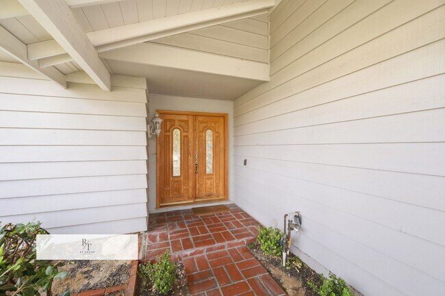 Building Photo - Beautiful 5BR/3BA Home with Views in Hacienda Heights!