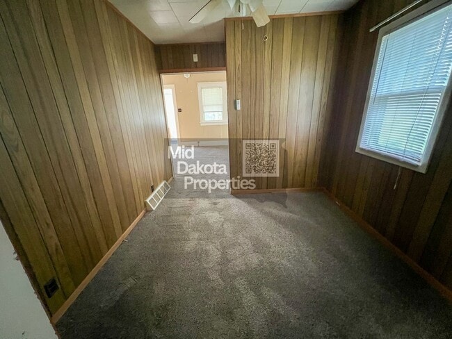 Building Photo - 611 S Wisconsin- 1 Bedroom House with atta...