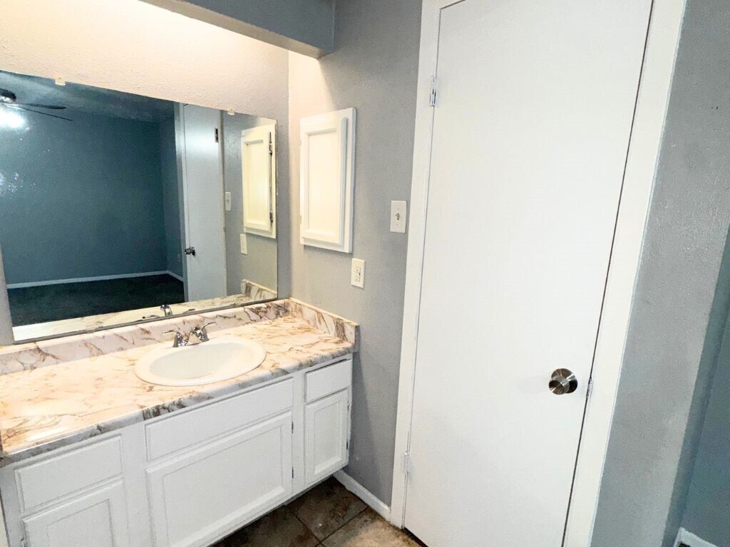 Building Photo - 4806 Ripple Creek Dr
