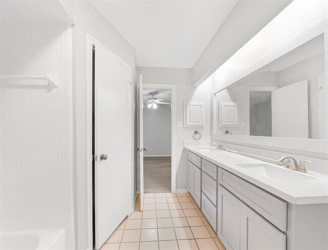 Foto del edificio - 23227 Timberbrook Dr