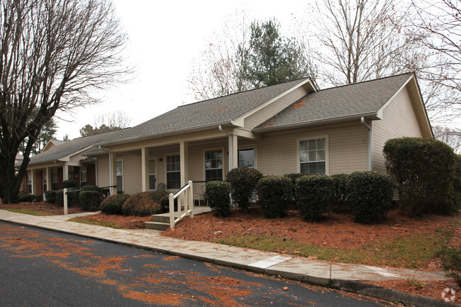 Building Photo - Ridgeway Apartments