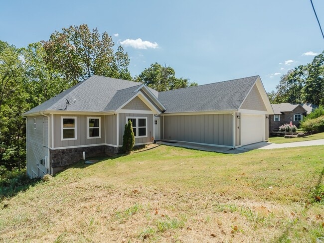 Building Photo - 92 Witherby Dr
