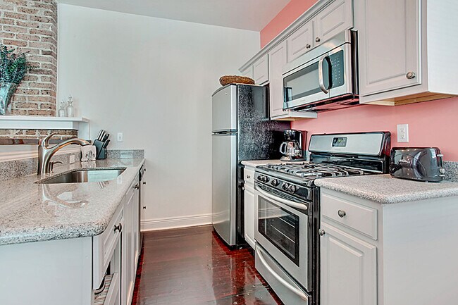 Foto del edificio - 8422 Birch St