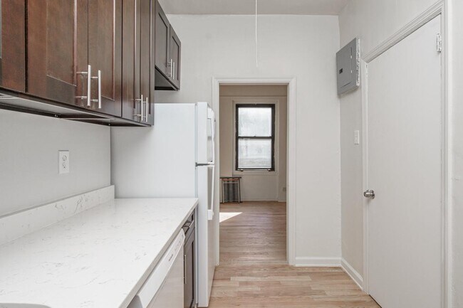 Building Photo - 21-48-48 35th St