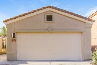 Building Photo - 461 East Placita Rejilla