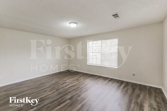 Foto del edificio - 10219 Glen Vista Dr
