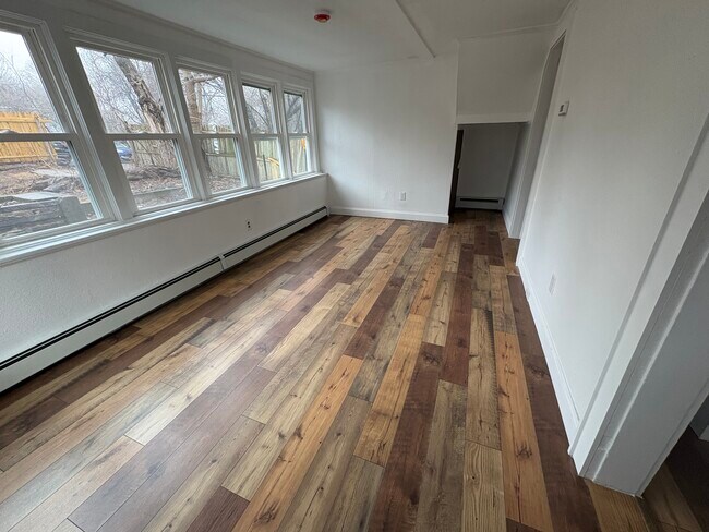 Foto del edificio - 1 Clermont Ln