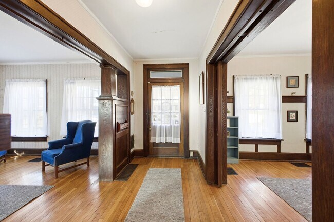 Foto del edificio - 275 E Lane Ave