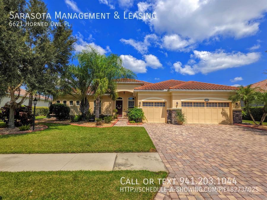 Foto principal - 4 Bed 3 Bath with Den Executive Pool Home ...