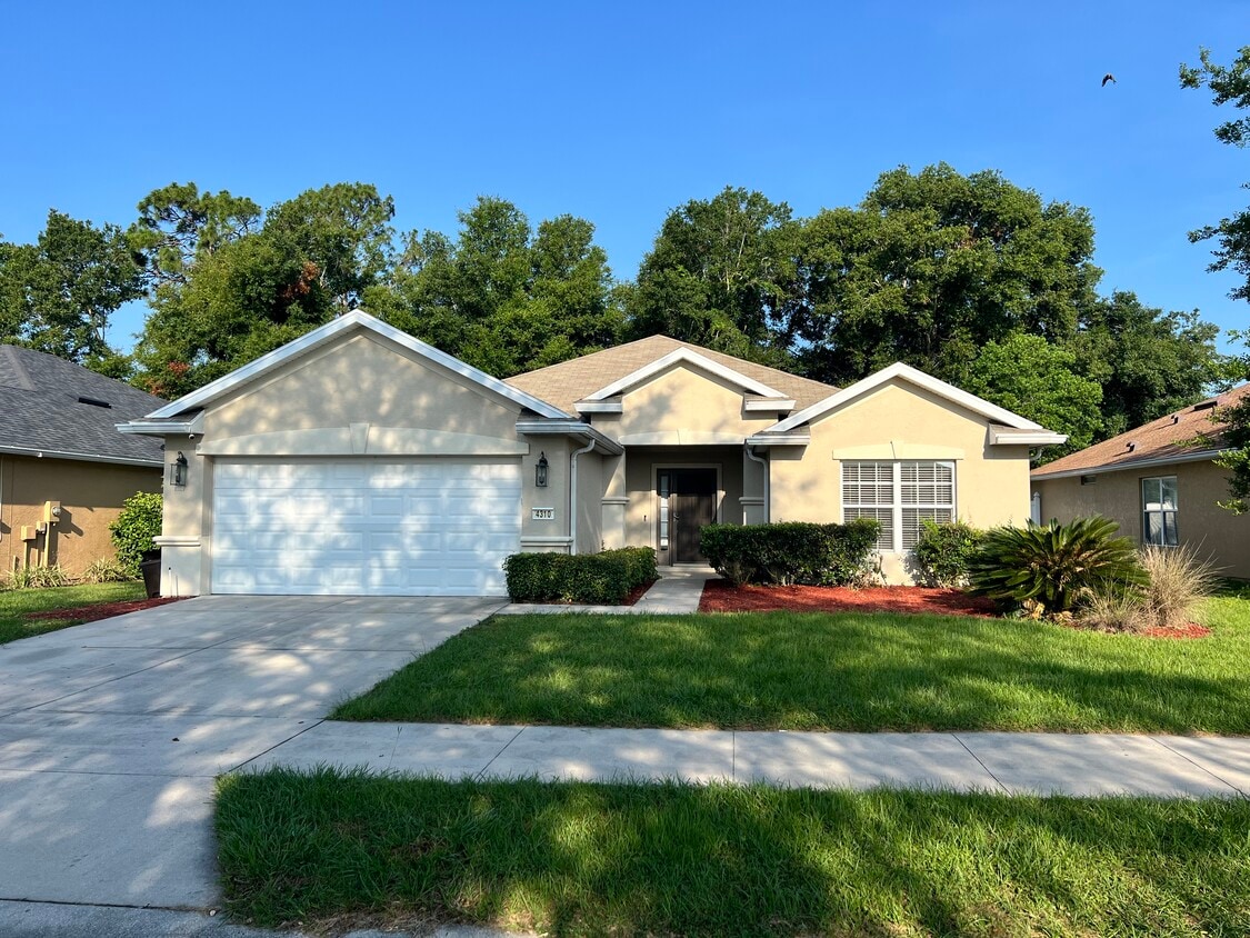 Primary Photo - 4310 SW 57th Ave