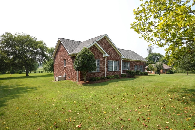 Building Photo - 1096 Old Laguardo Rd E