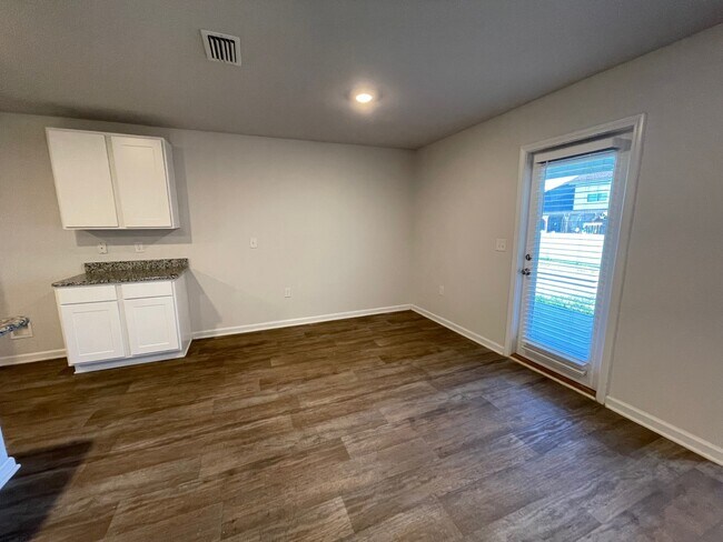 Foto del edificio - 10817 Northern Dancer Ct