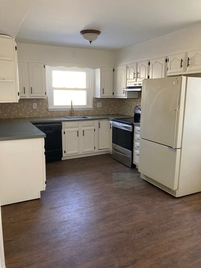 328 Glen Ave Unit 1st floor, Scotia, NY 12302 Apartments in Scotia