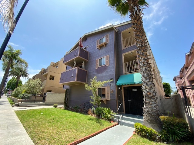 Building Photo - 819 Redondo Ave