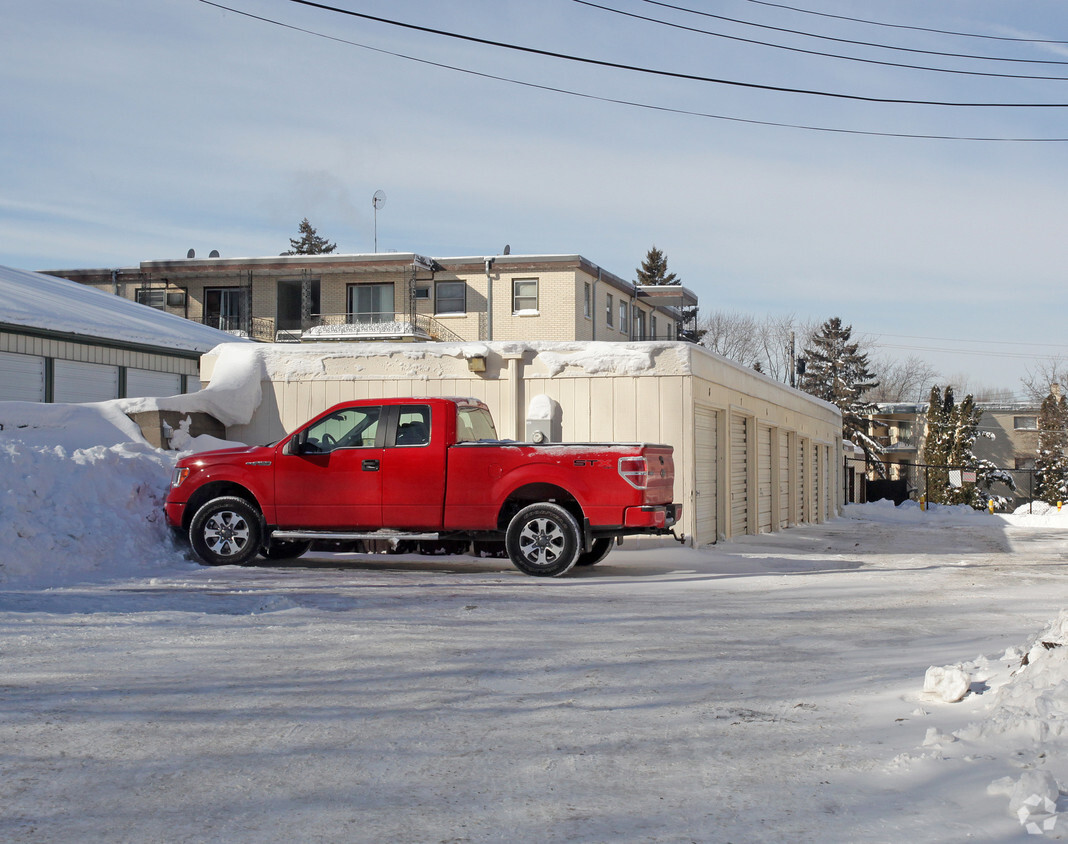 Building Photo - Sandy Hill