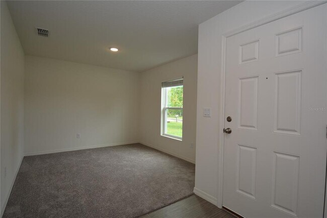 Foto del edificio - 6 Rosalie Pl