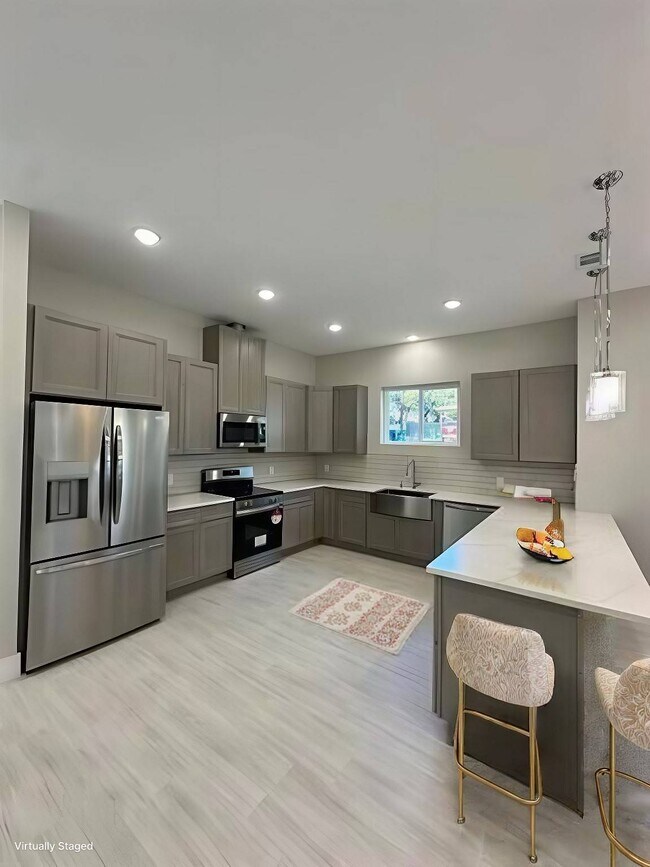 Building Photo - 301 Knights Row