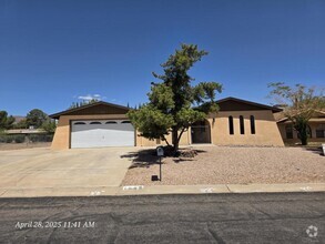 Building Photo - 1035 Hillcrest Dr