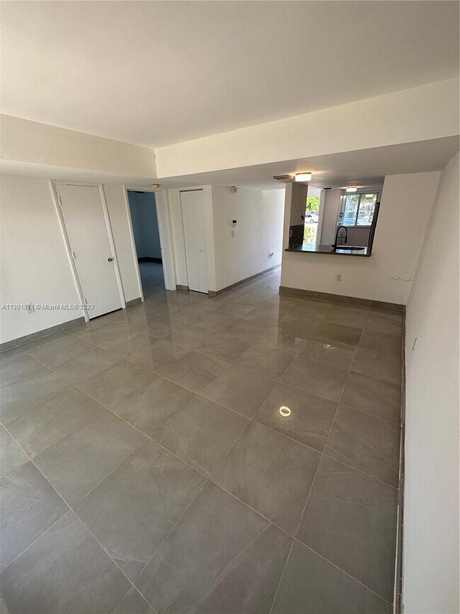 Foto del edificio - 14010 NE 3rd Ct