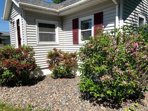 Building Photo - 2167 Hilltop Dr