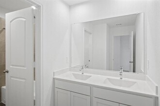 Building Photo - 4905 Blue Beetle Rdg Dr