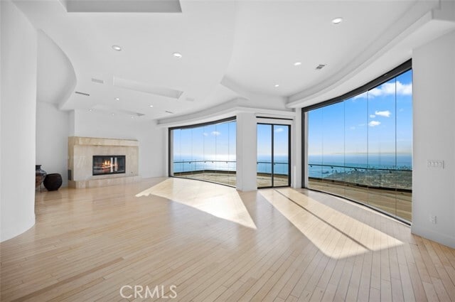 Foto del edificio - 648 Mystic View