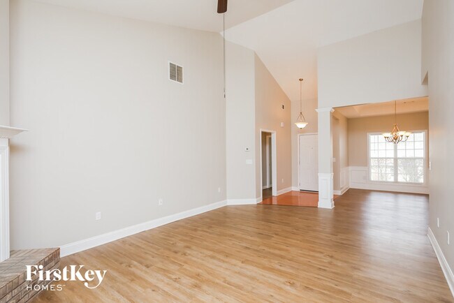 Building Photo - 449 Red Tail Rd