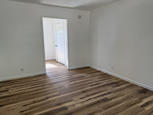 Building Photo - 836 Miller Estates Rd