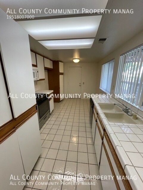 Building Photo - 5647 Boot Way