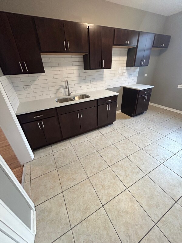 Foto del edificio - 7152 S Emerald Ave