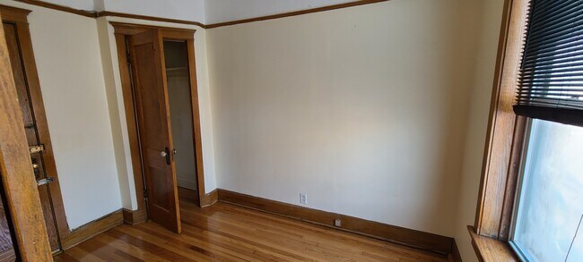 Foto del edificio - 3326 N Clark St
