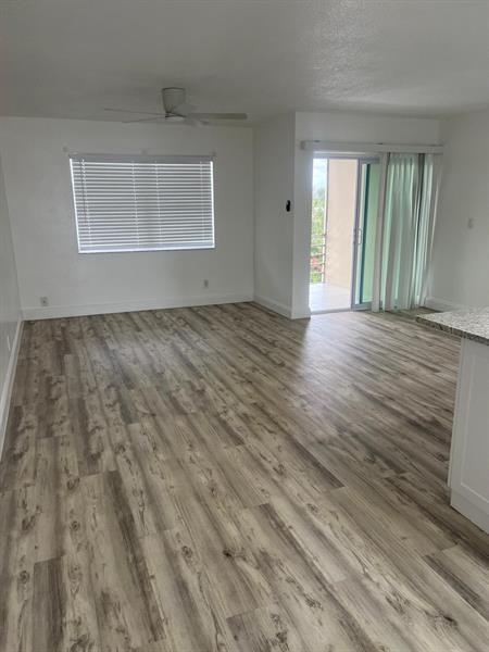 Foto del edificio - 2801 NE 51st St