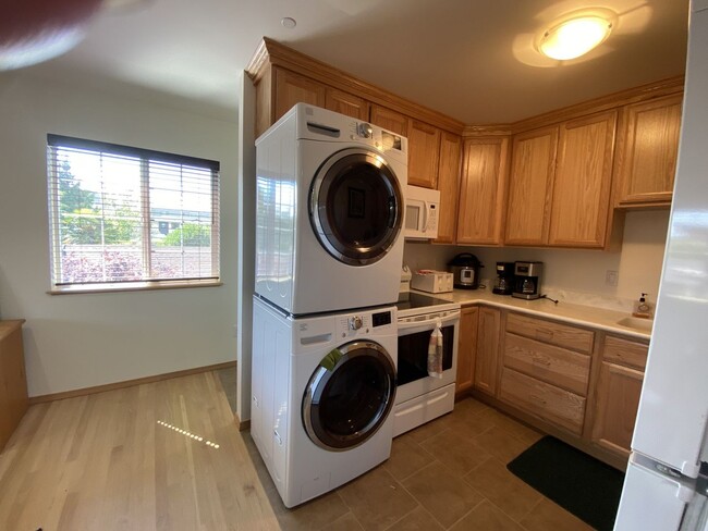 Foto del edificio - 1 Bd / 1 Ba Edmonds Home