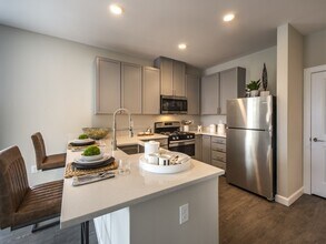 Halstead Salem Station photo'