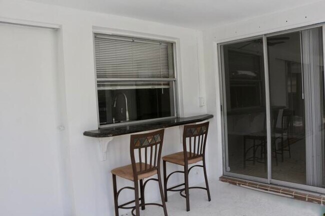 Foto del edificio - 9 Burning Tree Ln