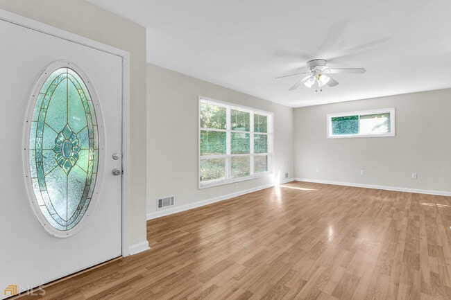 Building Photo - 2554 Skyland Trail NE