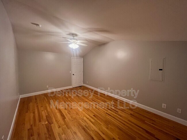 Foto del edificio - 316 Caplewood Dr