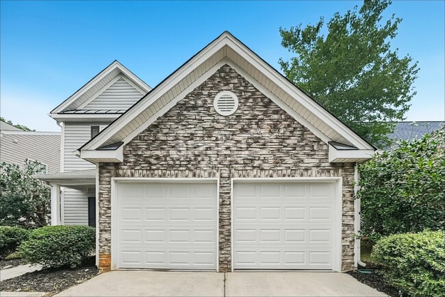 Building Photo - 10740 Glenluce Ave