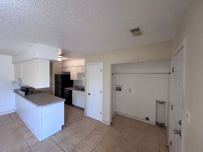 Foto del edificio - 3 bed 2 bath home! Available NOW!