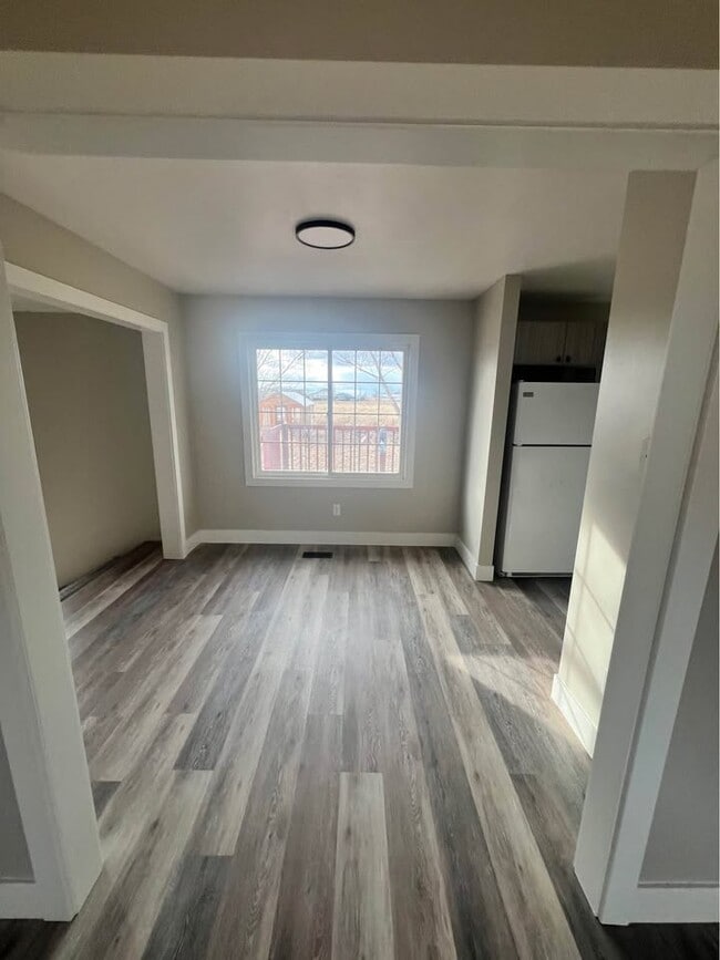 Foto del edificio - 643 N 2400 E