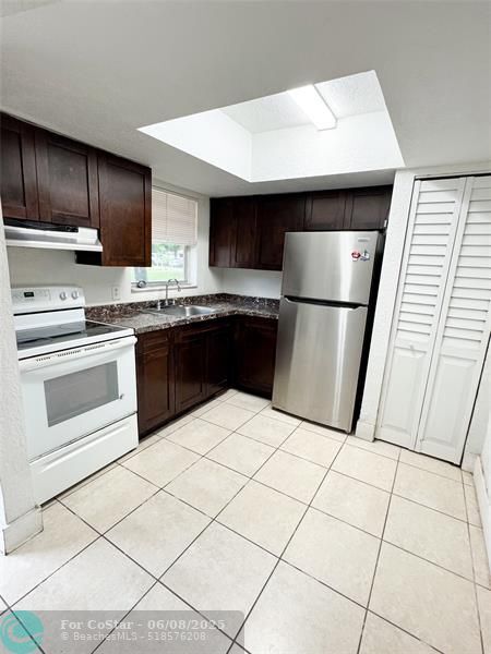 Foto del edificio - 101 NE 41st St