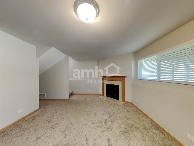 Building Photo - 1608 Grove Ct