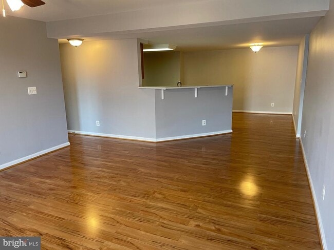 Building Photo - 1421 N Van Dorn St