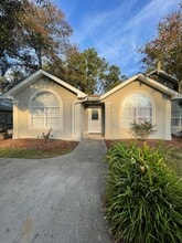 Building Photo - 186 Leeswood Cir