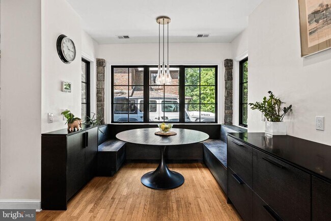Foto del edificio - 1623 Jonquil St NW