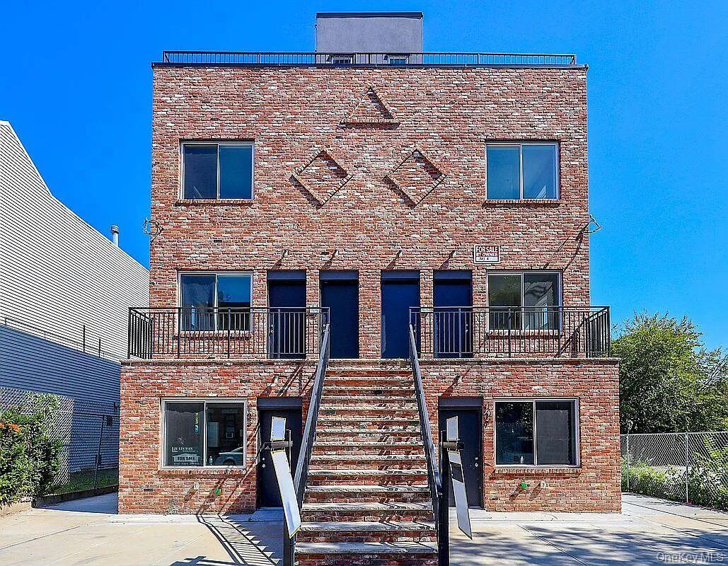 Foto principal - 105 Wyona St
