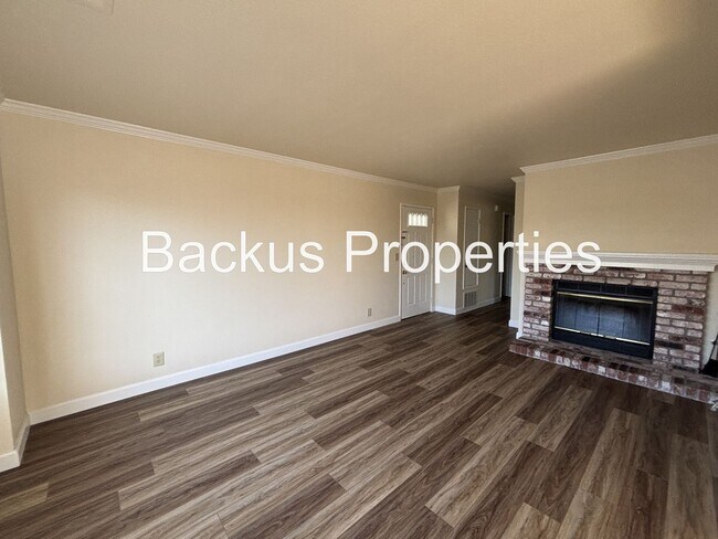 Foto del edificio - Nice two bedroom condo in Westwood gated community